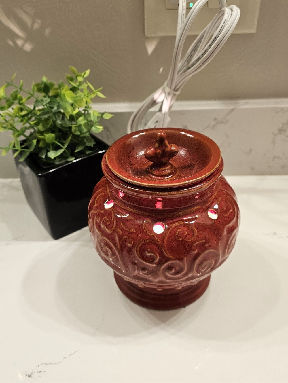 Scentsy Red Ornate Ceramic Wax Warmer